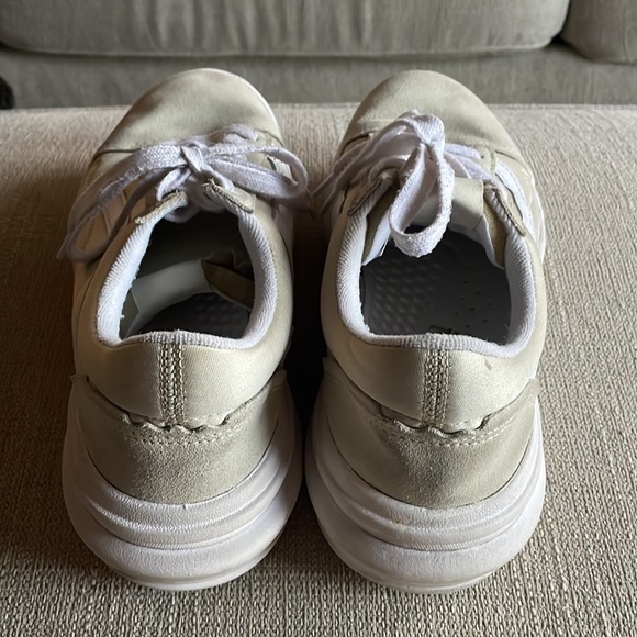 Cream colored Vans - Picture 6 of 8